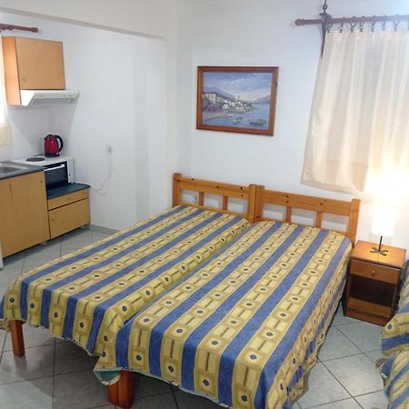 Alexandros Rooms & Studios สโกเปลอสทาวน์ ภายนอก รูปภาพ