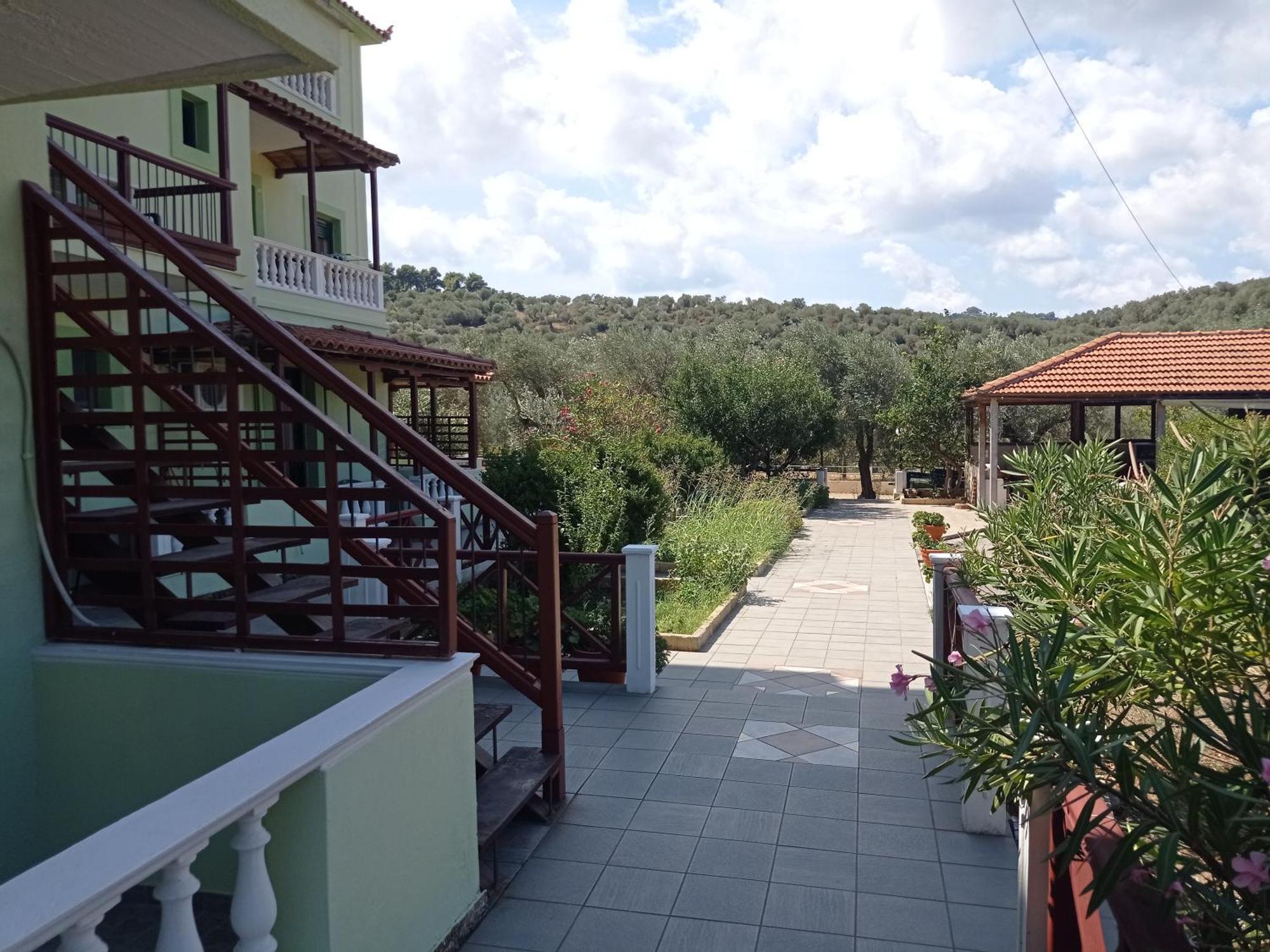 Alexandros Rooms & Studios สโกเปลอสทาวน์ ภายนอก รูปภาพ
