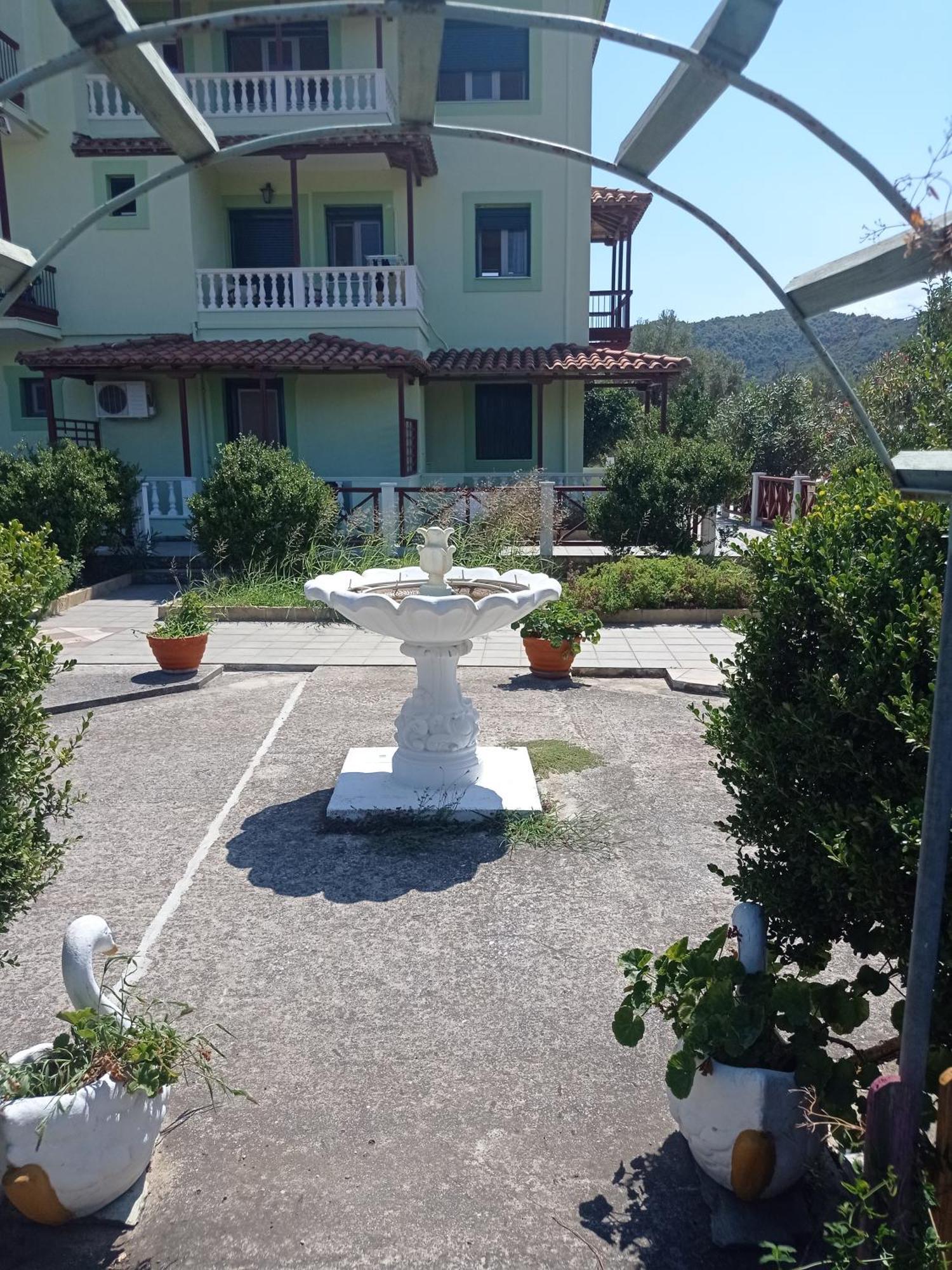 Alexandros Rooms & Studios สโกเปลอสทาวน์ ภายนอก รูปภาพ