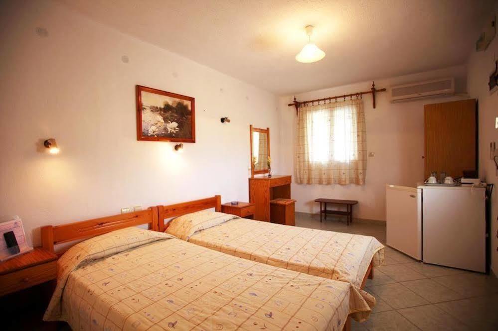 Alexandros Rooms & Studios สโกเปลอสทาวน์ ภายนอก รูปภาพ