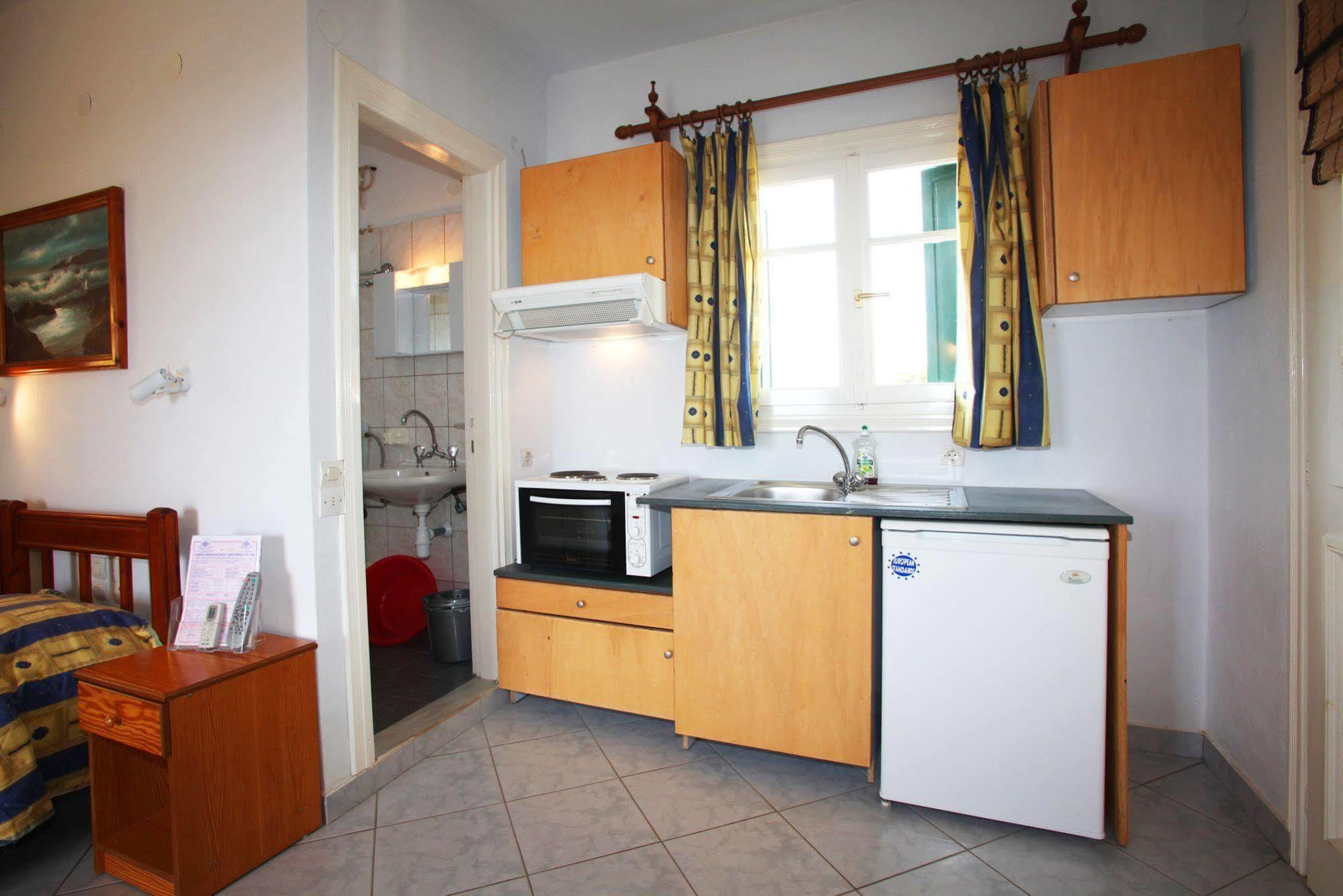 Alexandros Rooms & Studios สโกเปลอสทาวน์ ภายนอก รูปภาพ